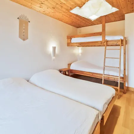 Apartment 3 Pieces Avec Balcon, Piscine Et Poele A Bois, Proche Des Pistes A Serre Chevalier-chantemerle - Fr-1-762-26
